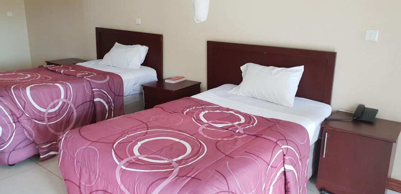 Mwiluzi Motel Ltd Lusaka Esterno foto