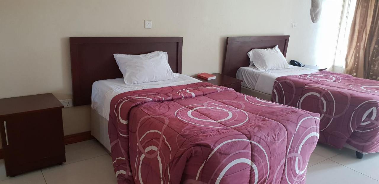 Mwiluzi Motel Ltd Lusaka Esterno foto